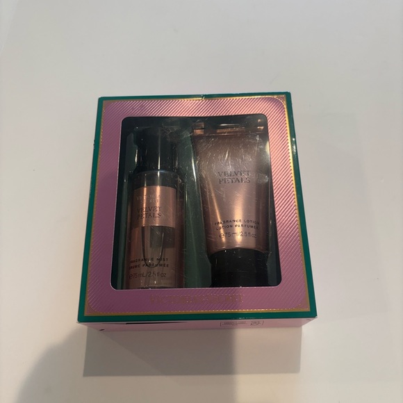 Victoria's Secret Velvet Petals Fragrance Mist & Lotion Gift Set - Pink NEW - Picture 5 of 5